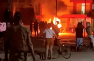 Sede do Partido Comunista é atacada em meio a protestos contra apagões em Cuba