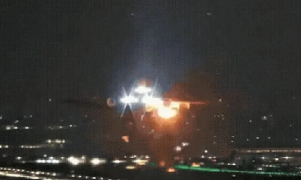 Motor de avião explode e piloto faz pouso de emergência em São Paulo