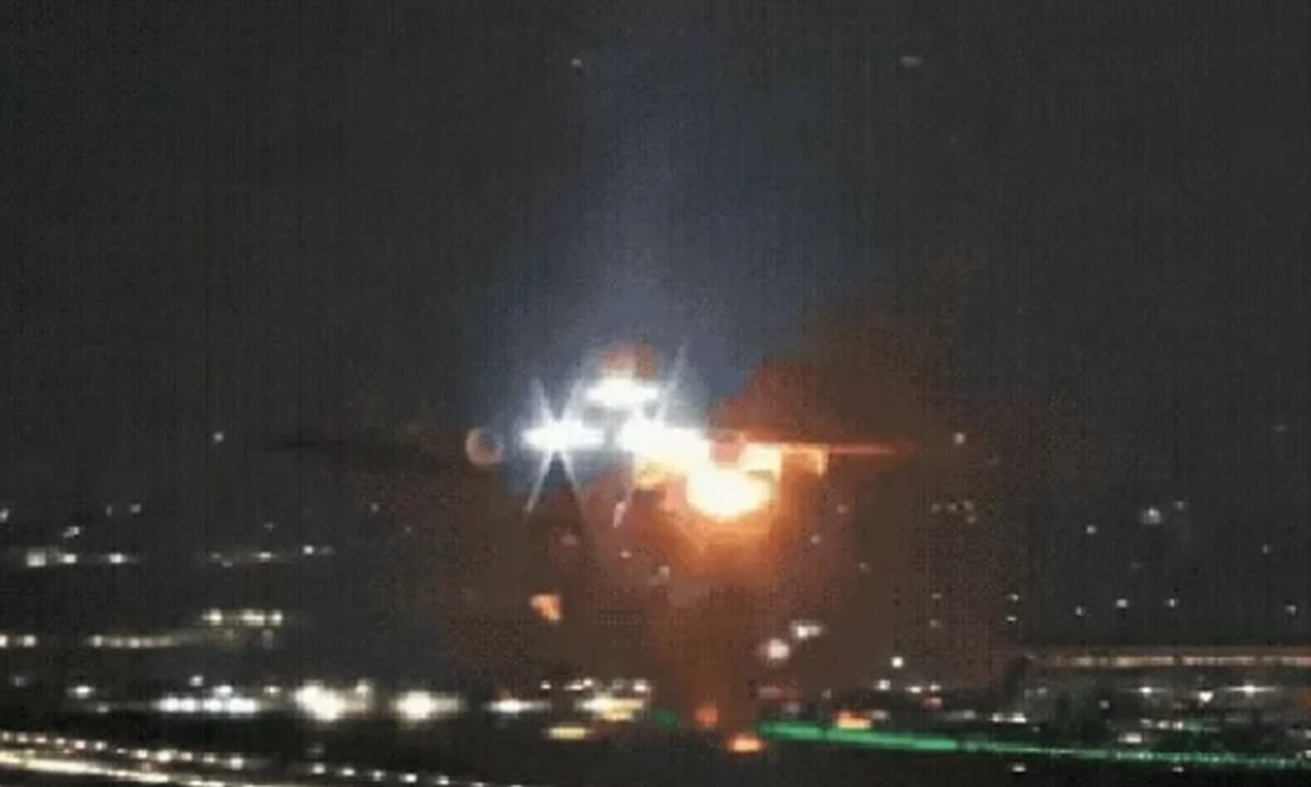 Motor de avião explode e piloto faz pouso de emergência em São Paulo