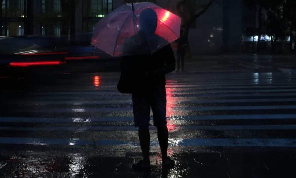 Estado de SP está em alerta por fortes chuvas; pelo menos duas pessoas morreram no fim de semana