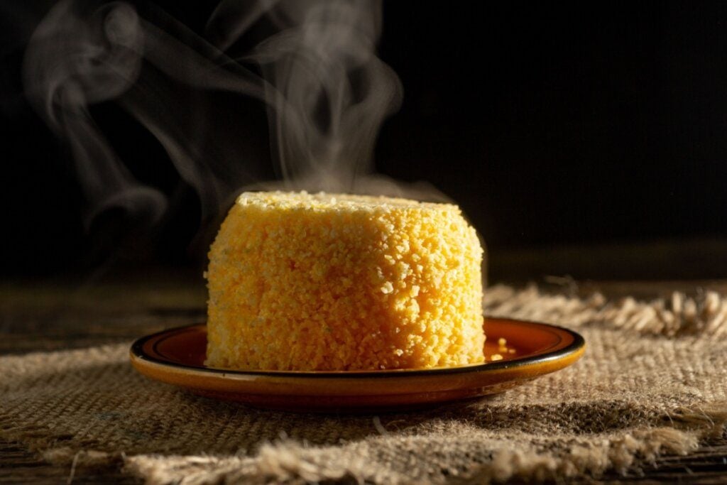 Cuscuz na dieta: 7 formas saudáveis de consumir no dia a dia