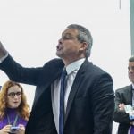 ‘Estuprador’ e ‘cafetão’: CPMI do INSS tem troca de ofensas entre Lindbergh e Gaspar