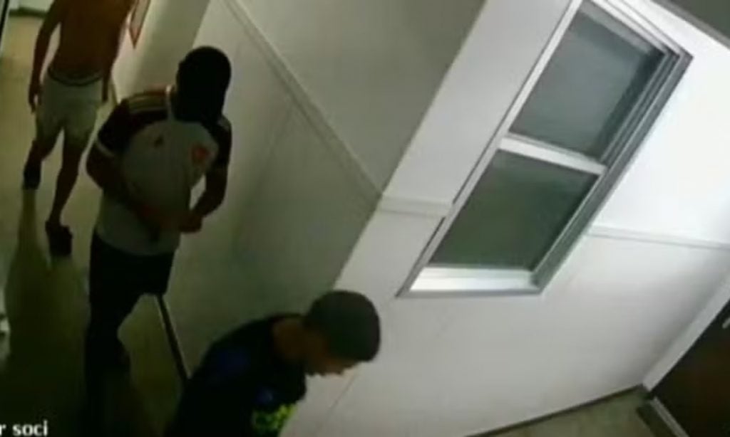 Polícia faz buscas por adolescente envolvido em estupro coletivo no Rio