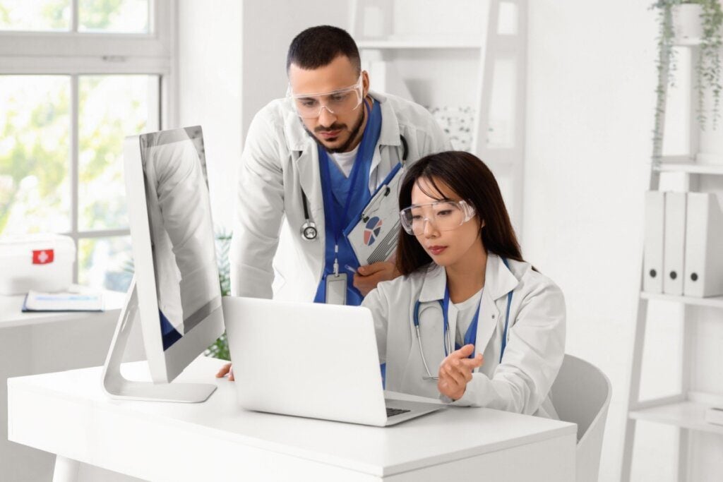 Entenda como a tecnologia ajuda a transformar dados em conhecimento clínico na saúde