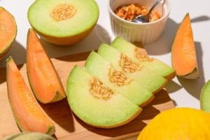 Melão: 7 benefícios para a saúde que você precisa conhecer