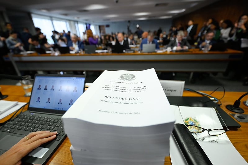 Relator da CPMI do INSS pede o indiciamento de mais de 200 pessoas; leia a lista