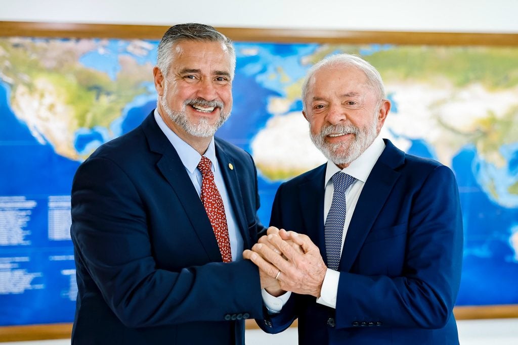 Lula anuncia Paulo Pimenta como novo líder do governo na Câmara