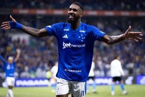 Cruzeiro vence o Grêmio e deixa a zona do rebaixamento do Brasileiro