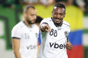 Com 3 gols em 20 minutos, Botafogo goleia a Chapecoense fora de casa