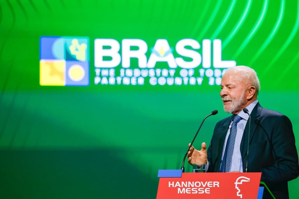 Na Alemanha, Lula defende biodiesel contra restrições da UE