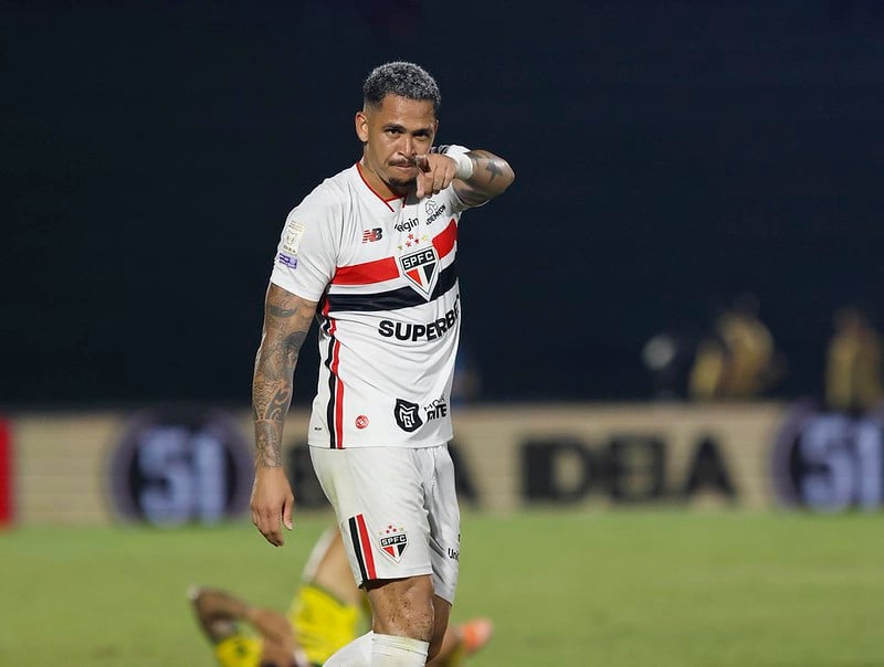 São Paulo vence o Mirassol e está no G-4 do Brasileiro