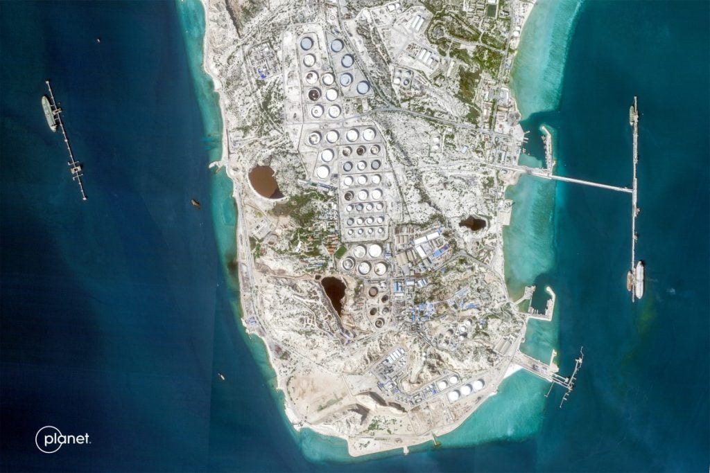 Exportações de petróleo bruto iraniano da ilha de Kharg aumentaram apesar da guerra