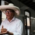 Candidato de esquerda assume o 2º lugar na apuração das eleições do Peru