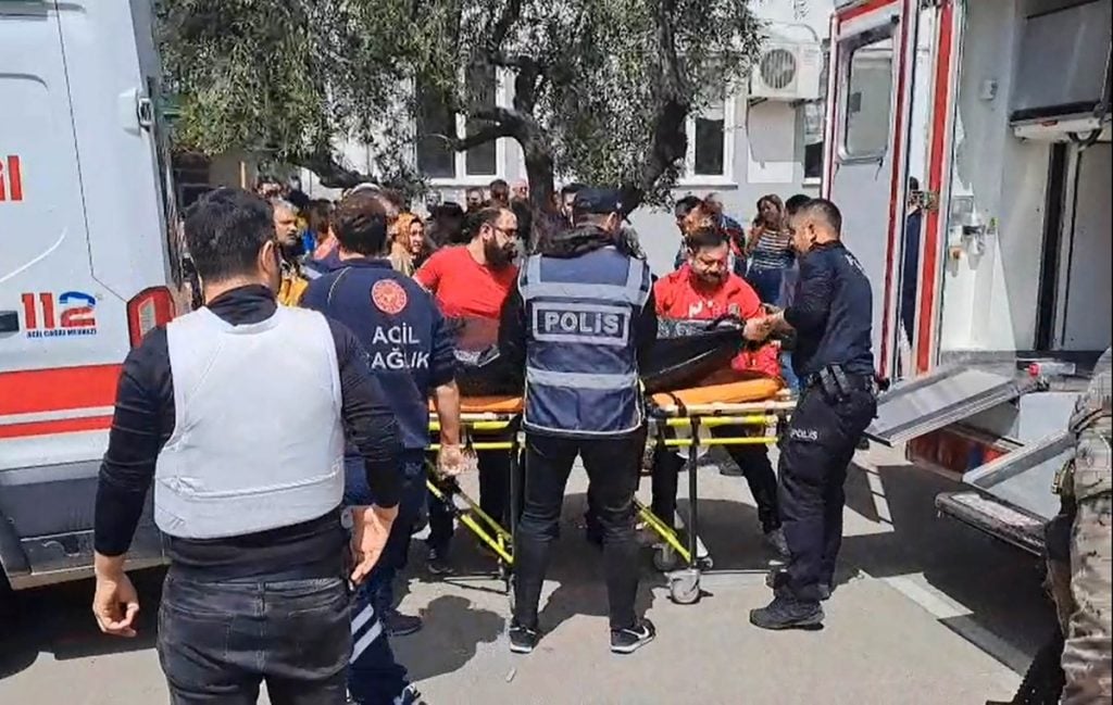 Ataque a tiros em escola na Turquia deixa 9 mortos