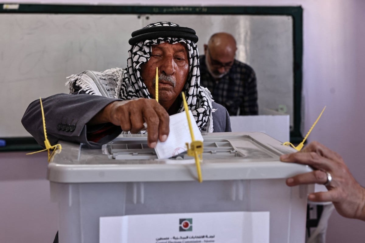 Palestinos votam nas primeiras eleições desde a guerra em Gaza