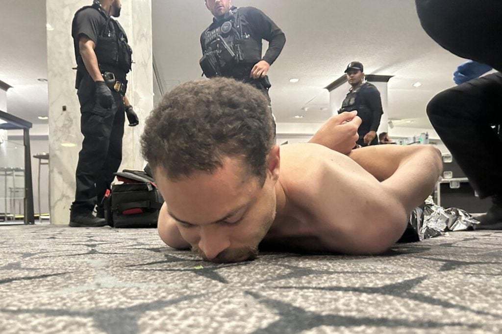 Quem é Cole Tomas Allen, suspeito de ataque a tiros em jantar com Trump nos EUA