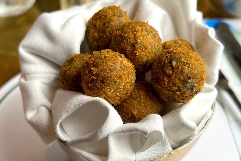 Sobrou churrasco? Veja 7 receitas práticas para reaproveitar