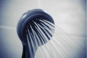 Ducha higiênica portátil vale a pena? Onde ela ajuda de verdade e quais modelos já aparecem no Brasil