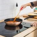 Cooktop híbrido vale a pena? O que ele faz, quanto custa e para quem faz sentido