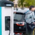 Plug Station: tecnologia promete recarregar carros elétricos em poucos minutos