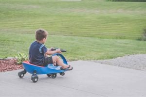 Vacuum Racer: quando arrumar a casa vira brincadeira para as crianças