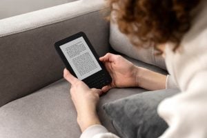 X4: o e-reader de bolso que quer substituir o celular na hora da leitura