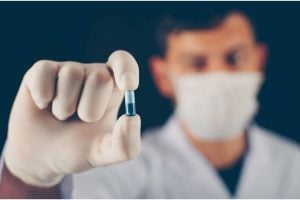 Cápsula endoscópica: como funciona o exame que fotografa o intestino sem anestesia