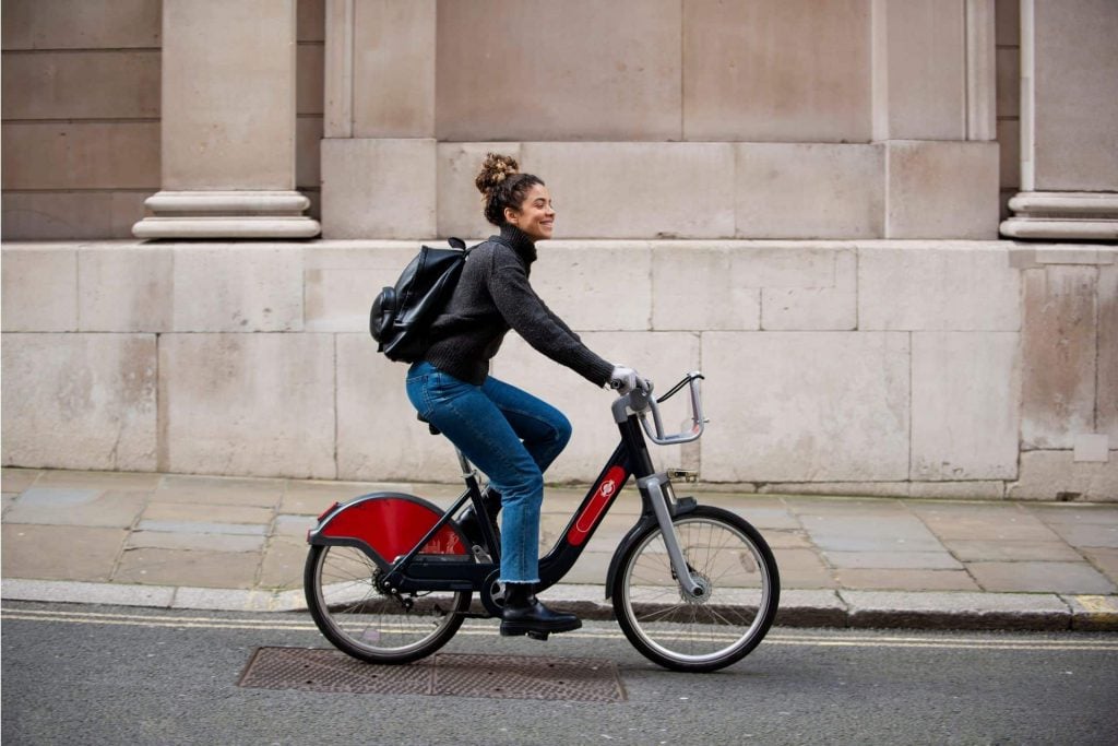 Kit que transforma bike comum em elétrica pode mudar a mobilidade urbana