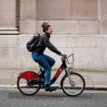 Kit que transforma bike comum em elétrica pode mudar a mobilidade urbana