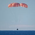 Astronautas da Artemis II pousam no Oceano Pacífico