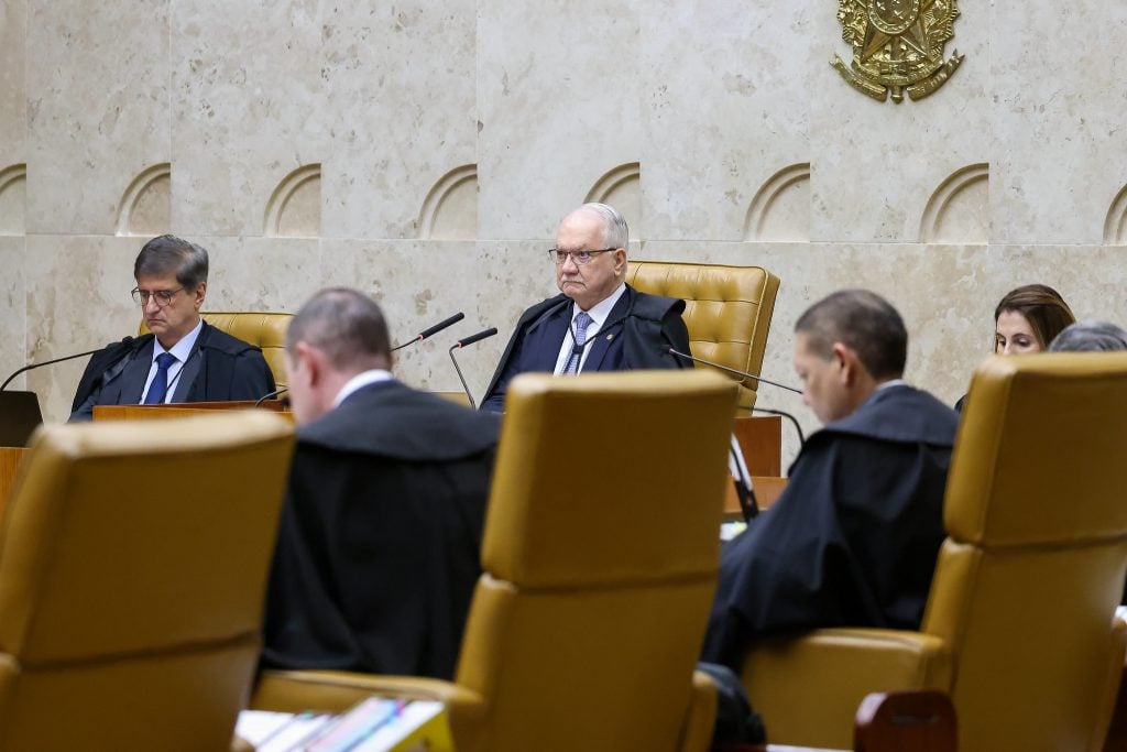 Os ministros que decidiram trabalhar durante o recesso do STF