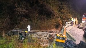 Acidente com ônibus deixa pelo menos 14 mortos no Equador