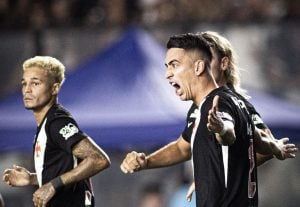 Vasco bate o São Paulo de virada em São Januário