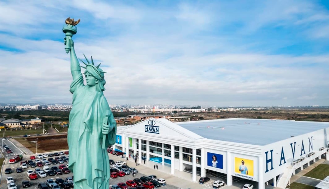 MP vai à Justiça contra a Havan por irregularidade em estátua no Maranhão