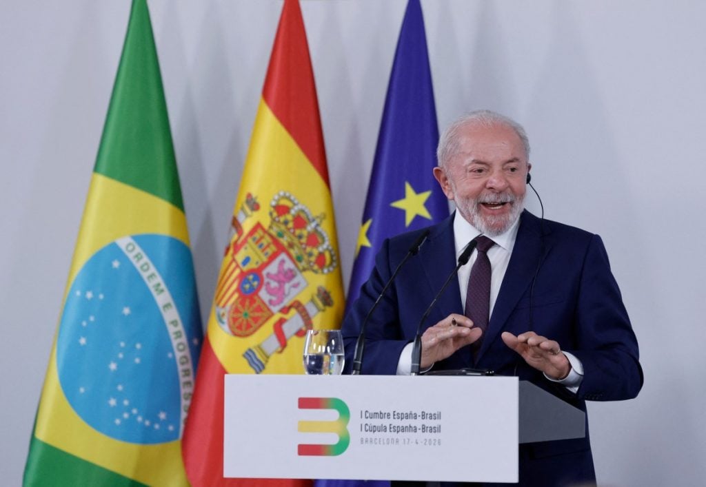 ‘Precisamos regular tudo o que for digital’, diz Lula em cúpula na Espanha