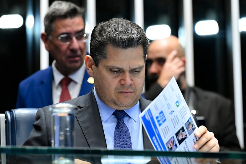 Complô contra Messias expõe o cálculo de Alcolumbre para 2027; entenda