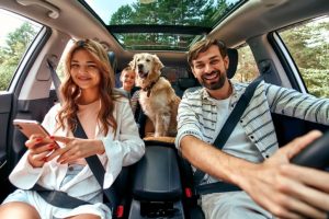 Vai viajar no feriado? Veja 7 dicas para proteger a coluna e evitar dores