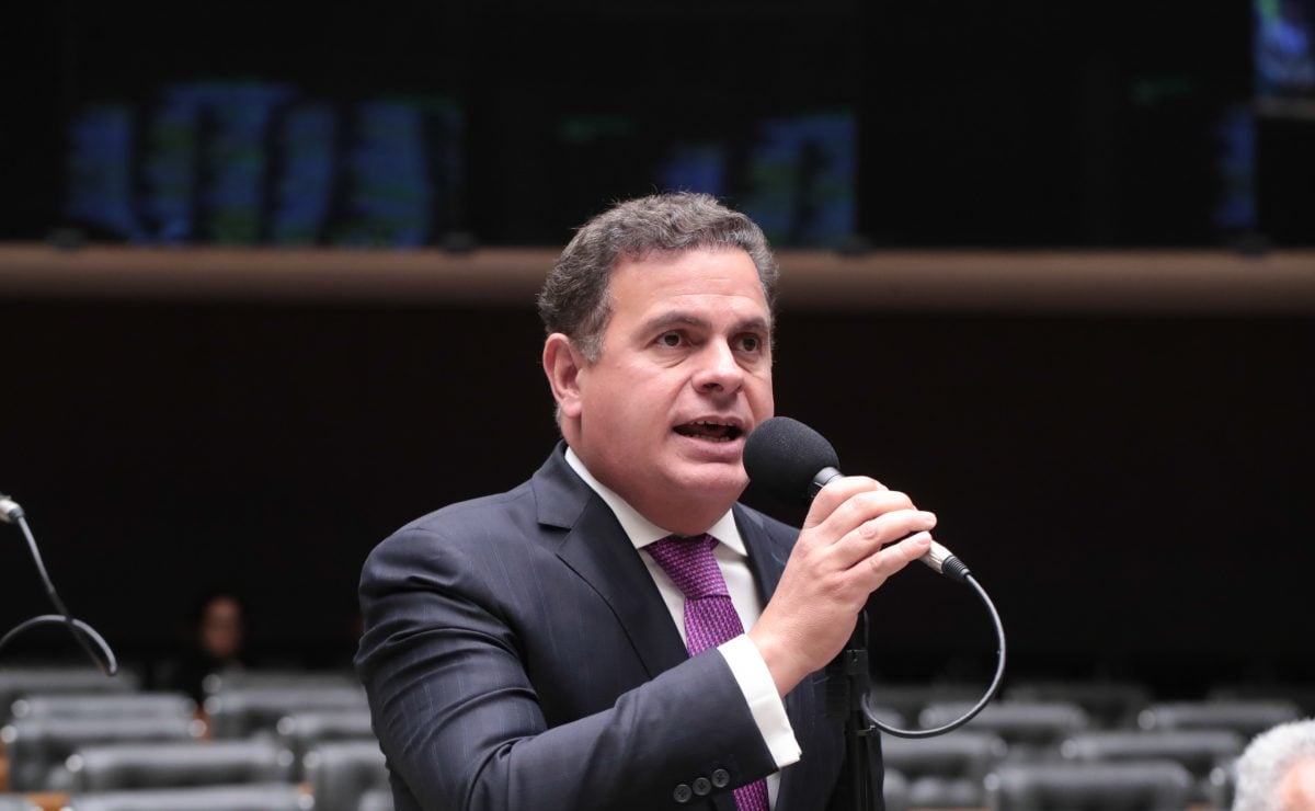 Deputado do PL faz acordo com PGR e vai devolver R$ 1,4 milhão por contratação de funcionárias fantasmas