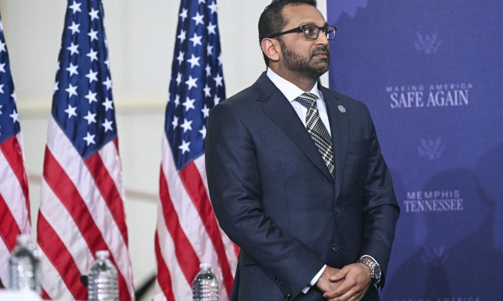 Gestão de novo chefe do FBI é marcada por ausências e comportamento paranoico, segundo site