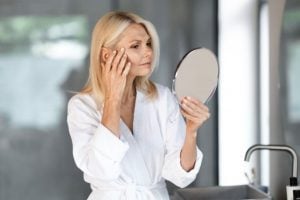 7 alertas médicos para considerar antes de fazer um procedimento estético