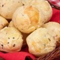 Pão de queijo fit: 6 receitas leves e fáceis para o café da tarde