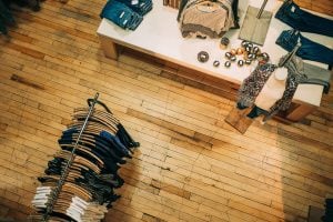 A revolução invisível: como a inteligência artificial transforma o fast fashion