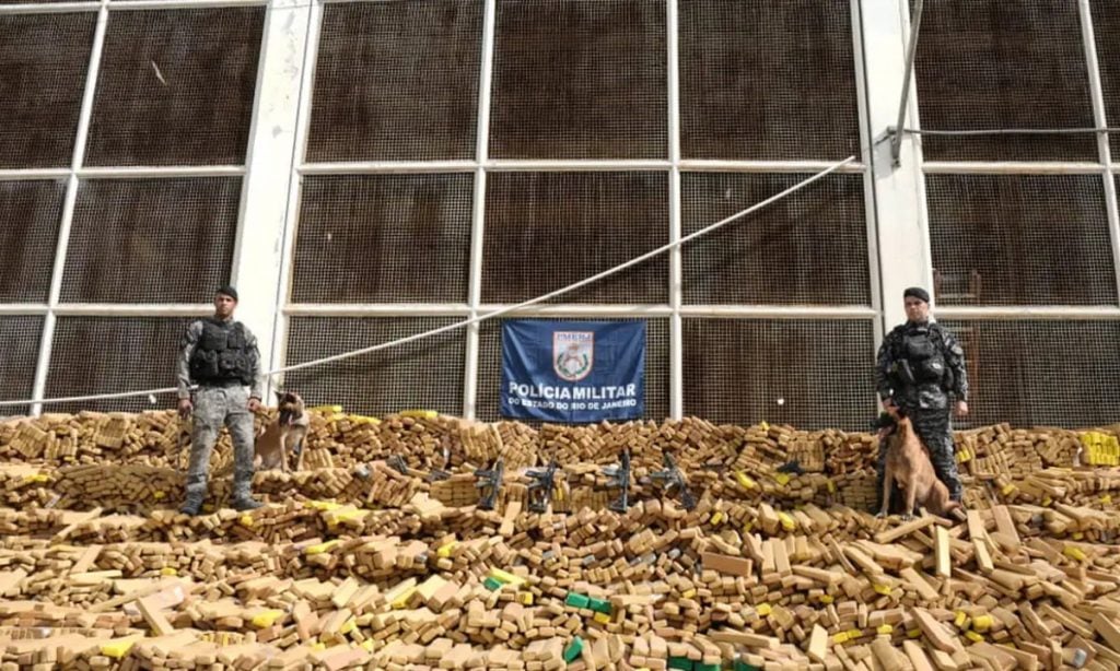 RJ: Operação na Maré apreende recorde de 48 toneladas de drogas