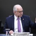 Fachin defende que Judiciário se afaste da política