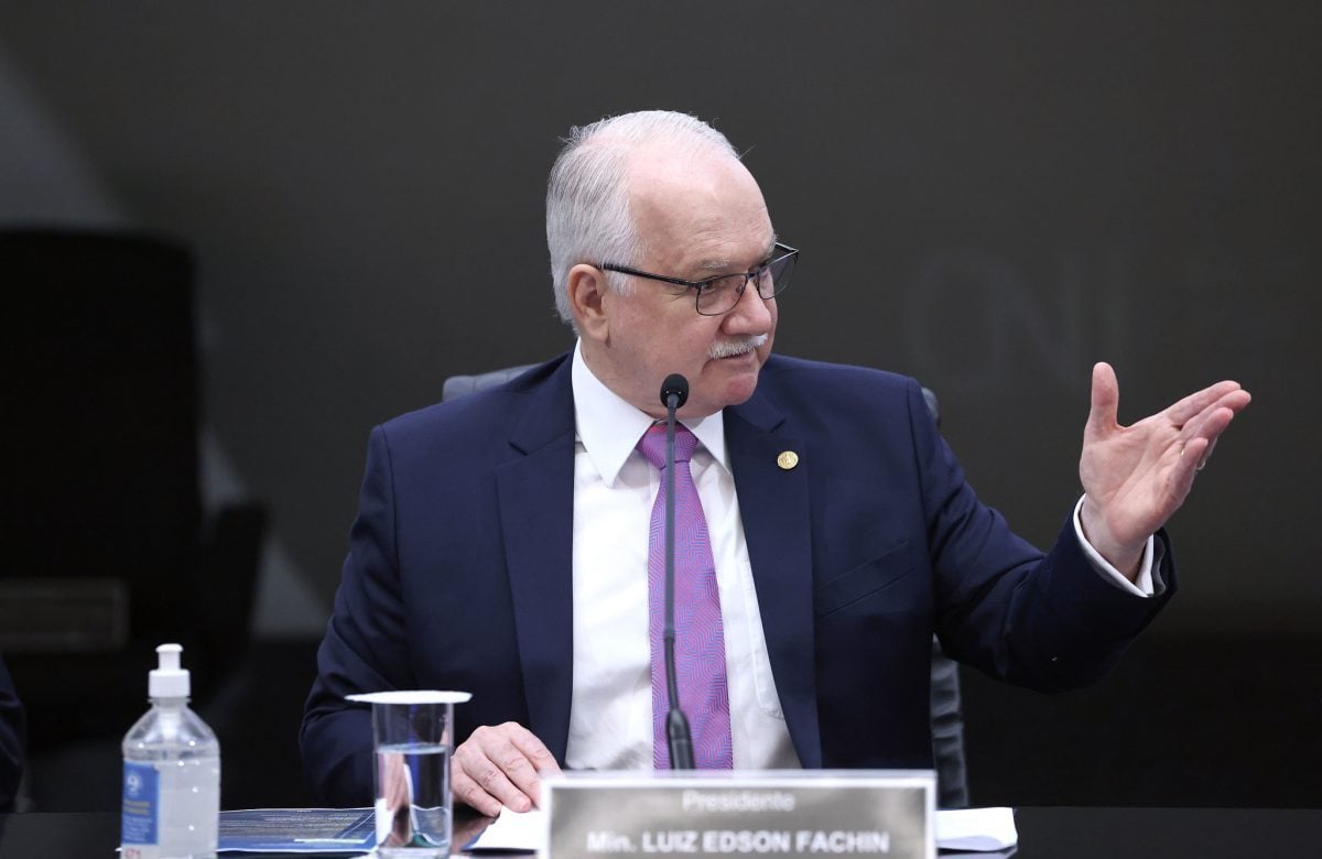 Fachin defende que Judiciário se afaste da política