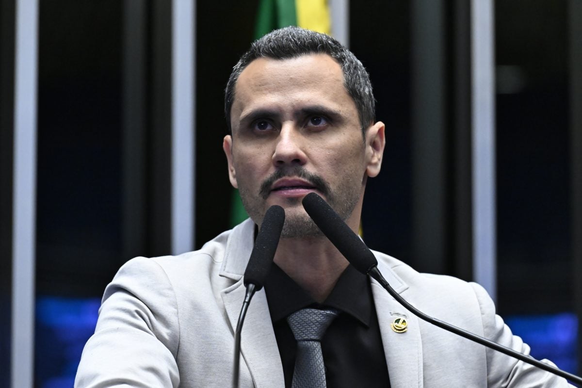 Após desgaste de Flávio Bolsonaro, Republicanos cogita lançar Cleitinho para disputa presidencial