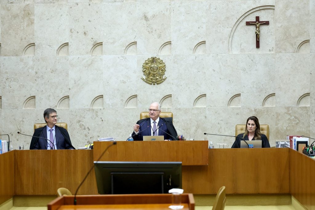 STF julga validade de lei que institui igualdade salarial entre homens e mulheres