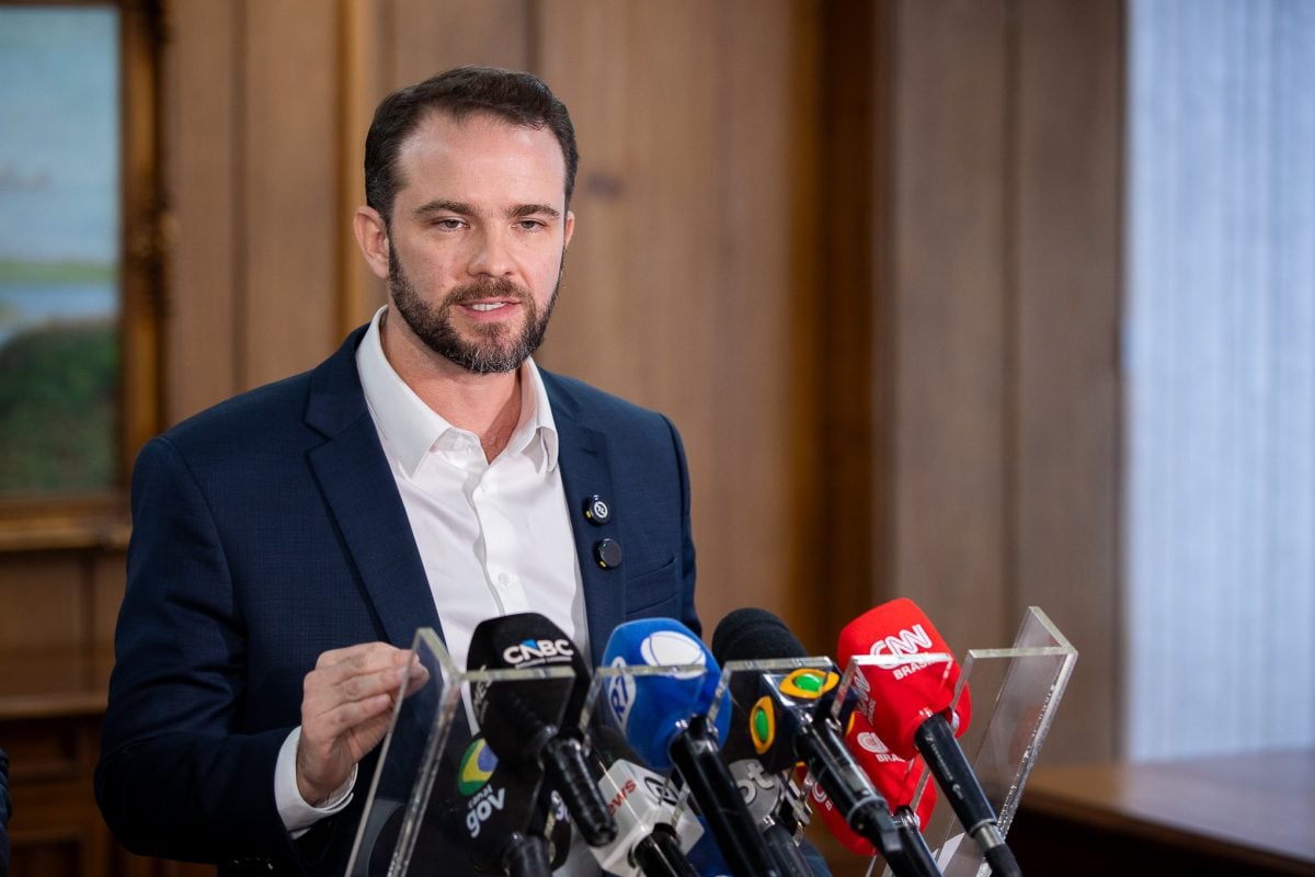 Governo deve lançar o Desenrola para adimplentes nas próximas semanas, diz Durigan