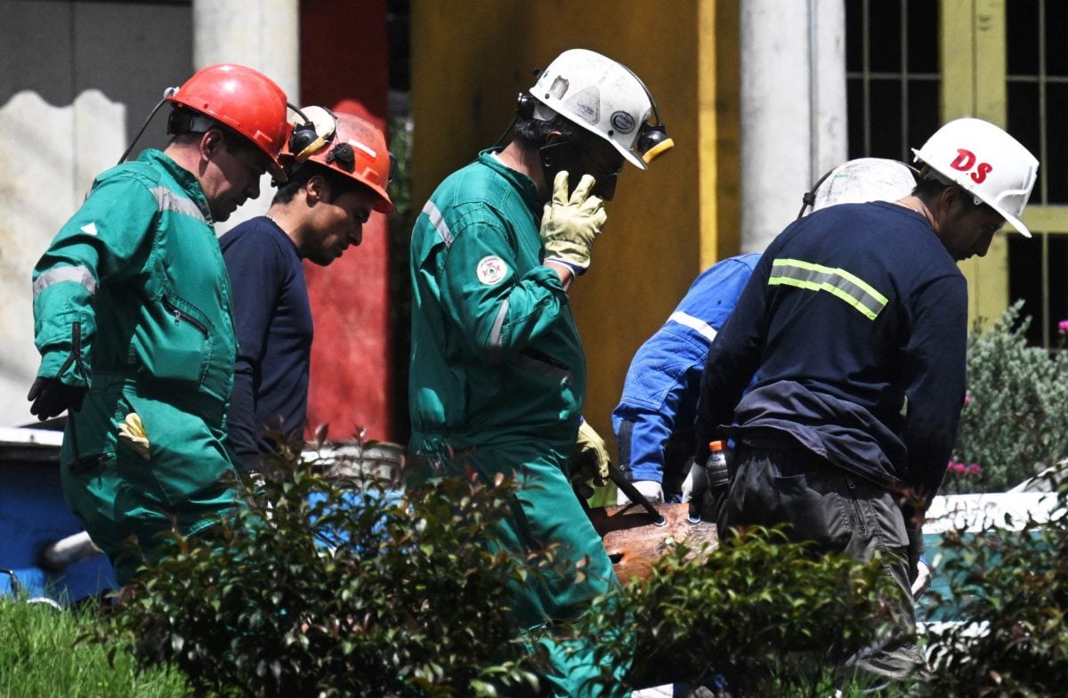 Explosão deixa 12 pessoas presas em mina de carvão na Colômbia
