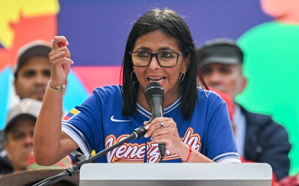 Presidenta interina cria comissão para reestruturar Venezuela após queda de Maduro